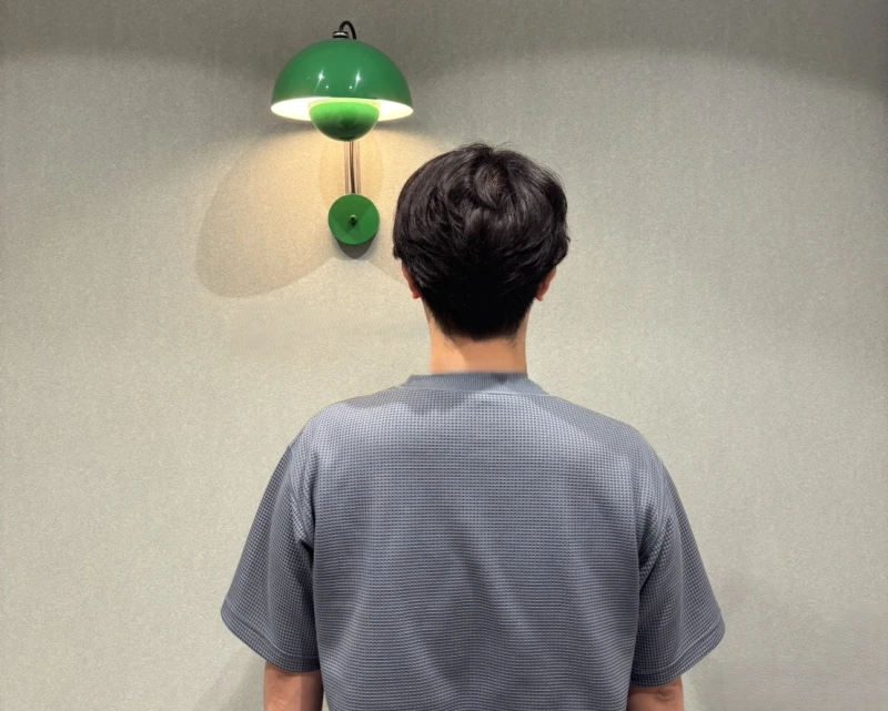 土木CADオペレーターに転職した遠藤さん。本人写真の使用は断られたのでイラストにしています
